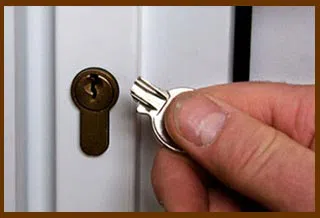 Columbus Emergency Locksmith Columbus, OH 614-347-6035 - 14-60-broken-key